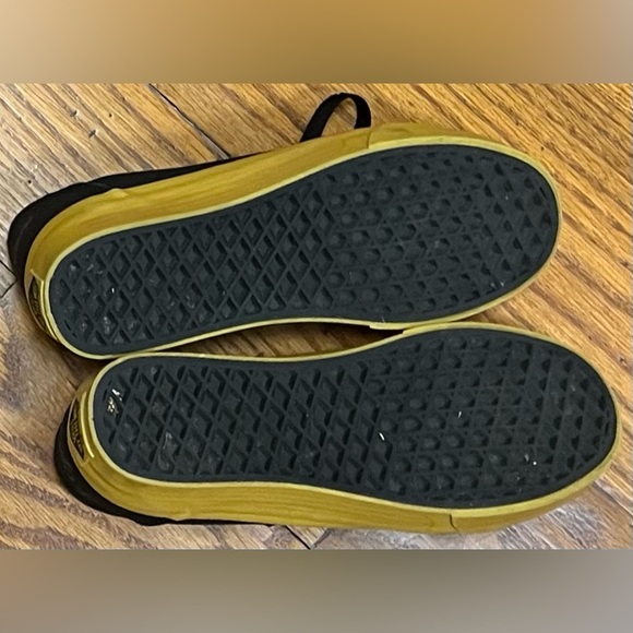 EUC Vans x Harry Potter Golden Snitch Sneaker, Black - Picture 7 of 7